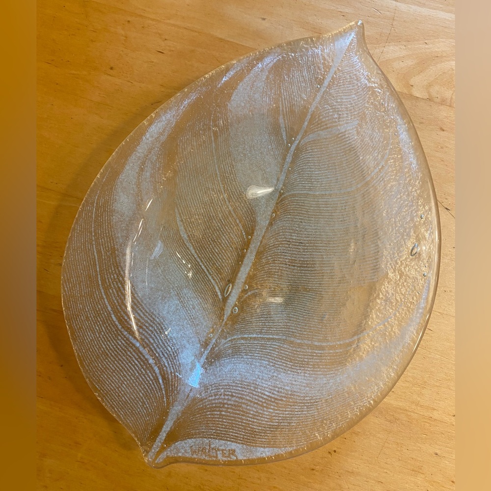WALTER GLASS Footed Leaf Dish
By: Edwin Walter